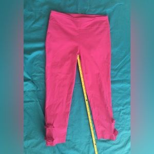 Crown & ivy hot pink ankle pants with bow accents on bottom